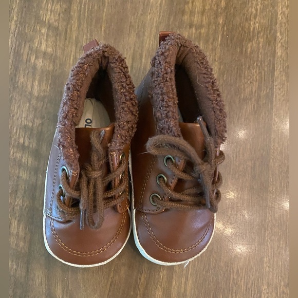 Old Navy Infant Boots - Brown - Size 12-18 months - Picture 2 of 5